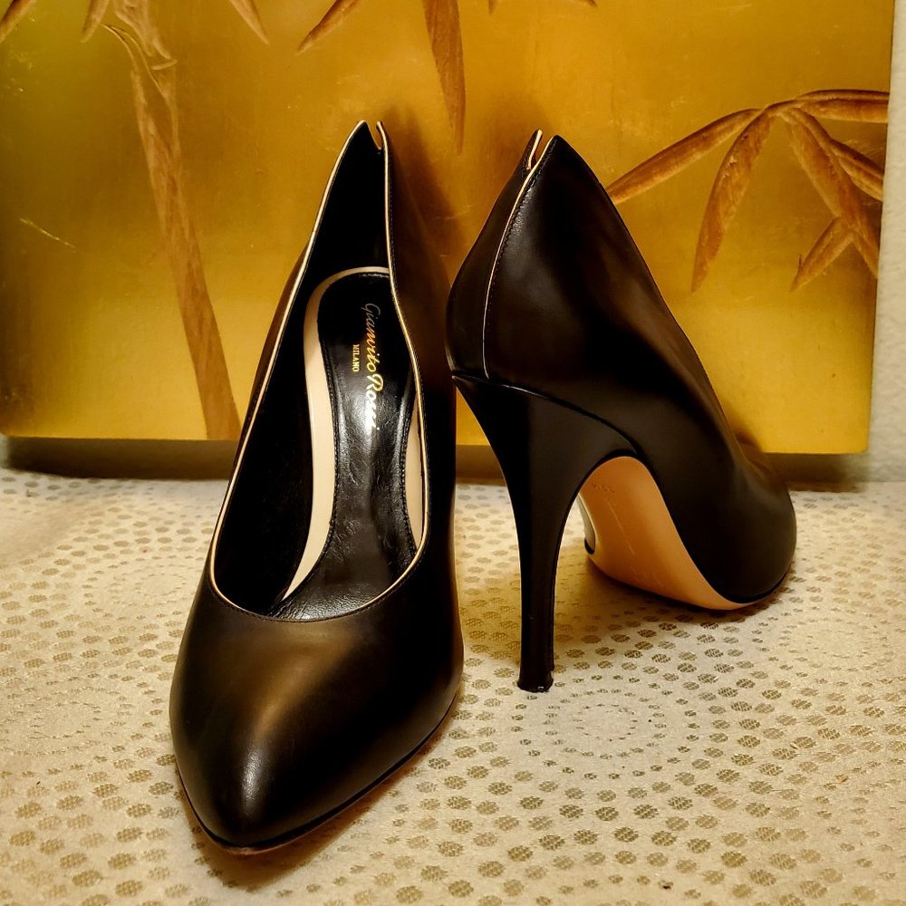 Gianvito Rossi Black Leather High-Heeled Pumps